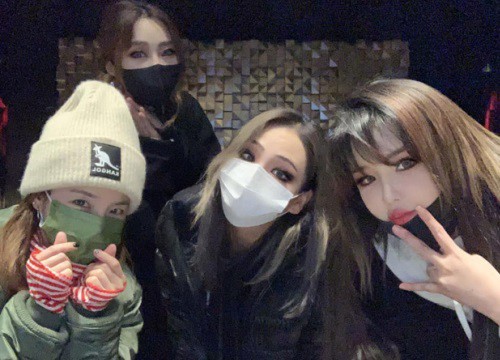 Dậy sóng tin Minzy thông báo 2NE1 sẽ tái hợp, còn khẳng định bất ngờ về chuyện quá khứ với f(x)
