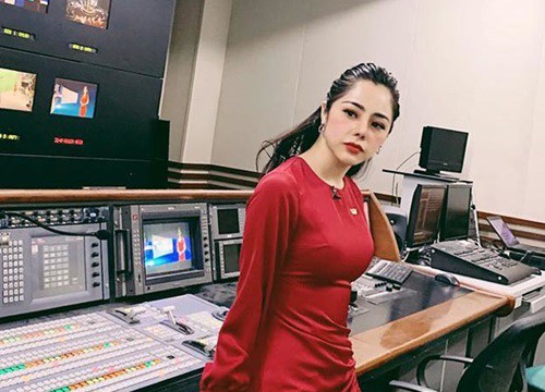 MC Bạch Lan Phương - bạn gái hơn 6 tuổi của Huỳnh Anh mặc gợi cảm