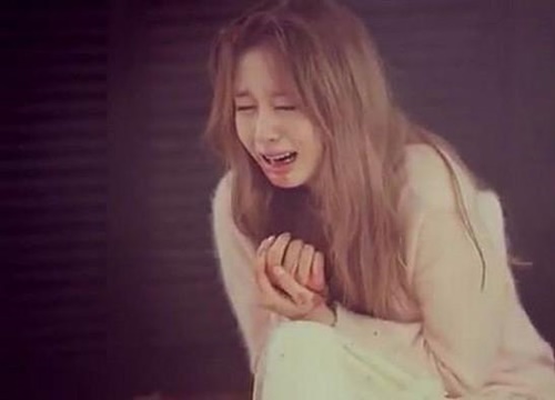Cầm điện thoại chồng, vợ suýt ngất vì phát hiện màn ngoại tình trắng trợn