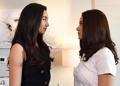 Hớt hải đi sắm Tết thì tình cờ gặp vợ cũ của chồng, cô nàng "bàng hoàng" nhận ra ý nghĩa đằng sau nụ cười của người phụ nữ đó trong ngày ra tòa