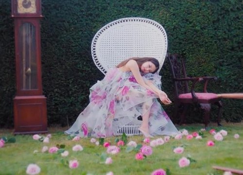 So sánh debut solo 2 thành viên BLACKPINK, CĐM cho là Jennie đỉnh hơn
