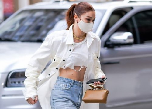 "Chân dài" Gigi Hadid khoe eo thon ra phố sau 6 tháng sinh con đầu lòng