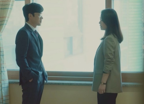 'Undercover' trailer tập 2: Nam thần 'Penthouse' xuất hiện, Kim Hyun Joo quyết định 'đánh cược mạng sống'