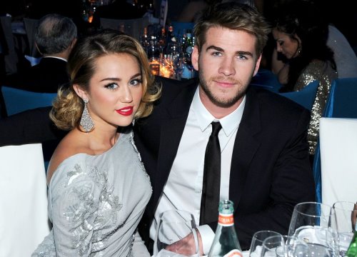 Tình yêu 10 năm "xoay vòng" Miley Cyrus: Lúc ngoan hiền lúc nổi loạn chấn động, nghi vấn Liam Hemsworth âm mưu kiểm soát