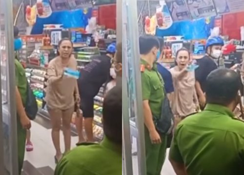 Sốc: "Xù lông" quát vào mặt Công An khi được nhắc nhở đeo khẩu trang, người phụ nữ bị "bế" về phường