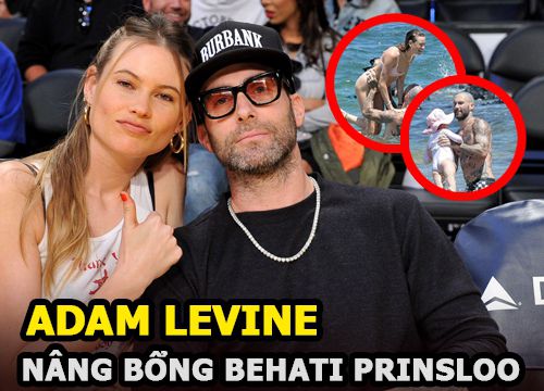 Adam Levine and his lingerie angel wife Behati Prinsloo distributed super sweet &quot;crawls&quot; on the sea