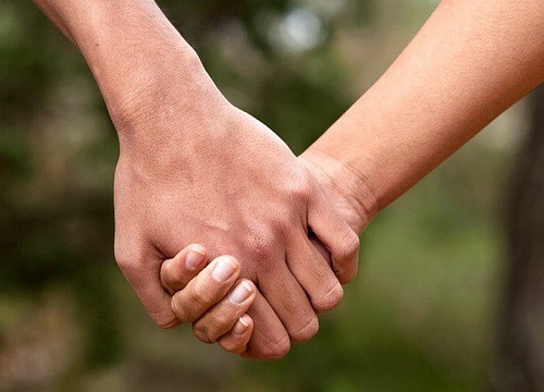 Nắm tay "bạn thân" đi chơi bị người yêu phát hiện, chàng trai hùng hồn chấp thuận chia tay và điều muối mặt phải nhận 3 năm sau đó!
