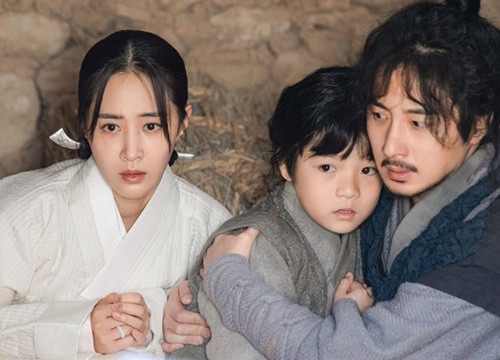 Bom tấn cổ trang của Yuri (SNSD) cán mốc rating cao kỉ lục, đẳng cấp "ngọc trai đen" không đùa được đâu!