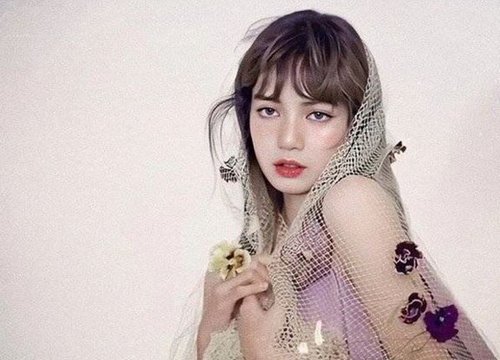 Lisa (BLACKPINK) debut thật rồi: Được MC quốc dân tiết lộ thời điểm, còn "đụng độ" trực tiếp BTS, Taeyeon (SNSD)