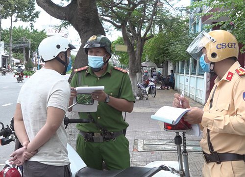 Xử phạt nhiều trường hợp không đeo khẩu trang ở nơi công cộng