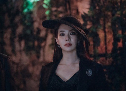 "Mợ ngố" Song Ji Hyo đẹp nhức nách, đi trả thù hộ gái xinh trong teaser phim mới