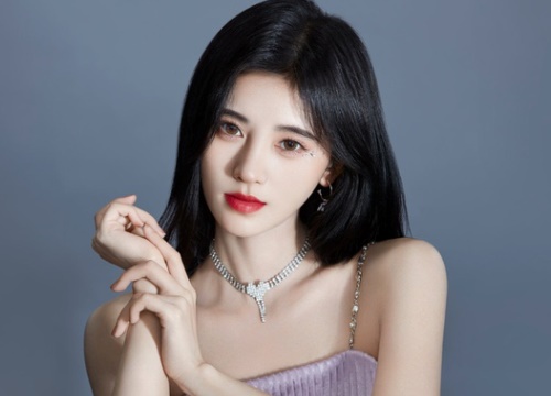 Cúc Tịnh Y bị tiếng thẩm mỹ toàn bộ gương mặt