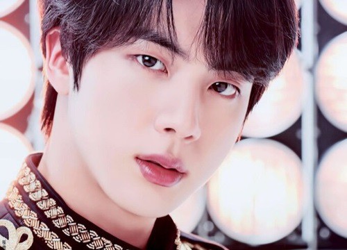 Đôi môi của Jin (BTS): Quyến rũ hay kỳ quặc giống... môi lạc đà?