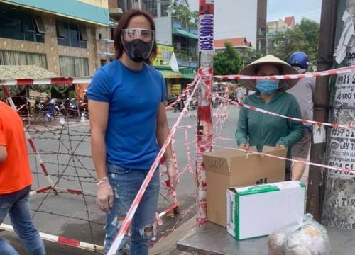 Việt Hương lên tiếng khi bị trách móc khi xin mãi chưa thấy đồ tiếp tế