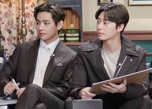 Fanmeeting quy tụ hội bạn nam thần hot nhất xứ Hàn: V (BTS) - Park Seo Joon visual như tạc, át luôn 2 tài tử Parasite và The Heirs
