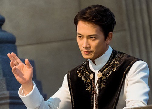 Vai diễn thẩm phán ác ma ấn tượng của Ji Sung trên Truyền hình FPT
