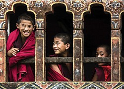 Bhutan - The happiest country in the world with no smartphones, no cigarettes and no GDP