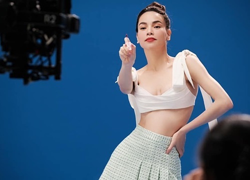 Ảnh sao 19/7: Hồ Ngọc Hà khoe eo thon