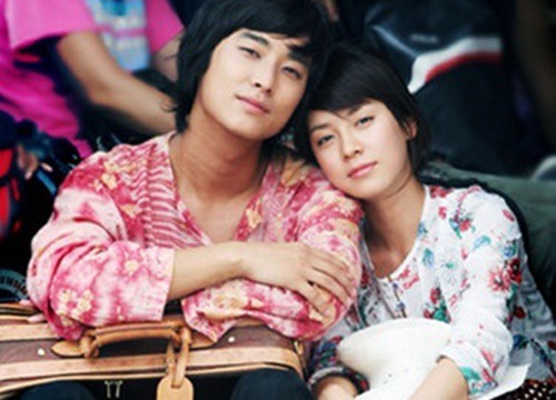 Cảnh hôn kinh điển của "thái tử" Joo Ji Hoon - Yoon Eun Hye hot trở lại: Có gì mà khiến cặp đôi Goong bị đồn hẹn hò?