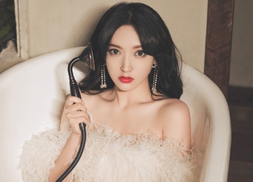 Nữ thần tượng gen Z bị chỉ trích khi từ thiện cho vùng lũ ở Trung Quốc