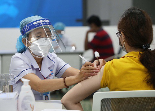 Ai sẽ được ưu tiên tiêm vắc xin đợt 5 tại TP.HCM?