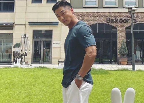 Màn lột xác đáng sợ nhất Kbiz: Tài tử thư sinh lột xác thành "Hulk" đời thực với cơ bắp khủng cuồn cuộn, gân guốc như dây điện