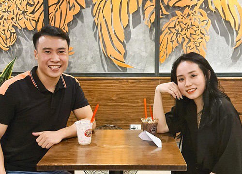 Cô giáo Vật lý đang hot thanh minh chuyện đã có bạn trai, còn tha thiết mong netizen làm 1 điều cho mình