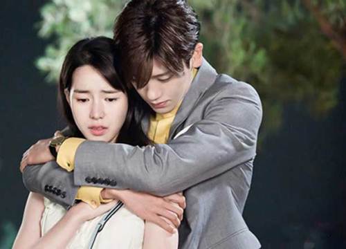 Mẹ vợ lên chơi ở mấy ngày, chồng vừa nhìn thấy đã quỳ sụp xuống chân xin lỗi