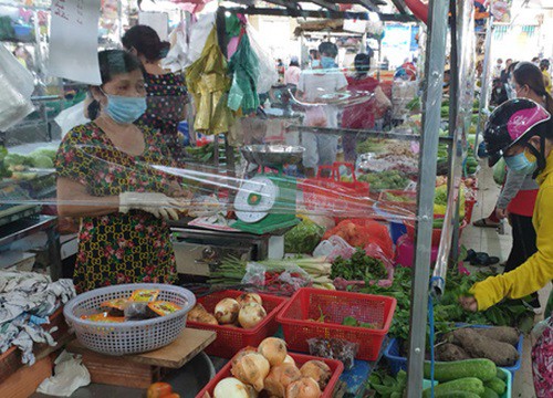TP.HCM mở bán lại lương thực, thực phẩm tại chợ truyền thống