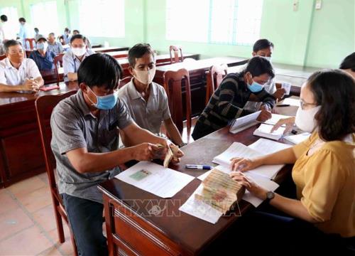 Nhiều hộ nghèo được vay vốn ưu đãi phát triển kinh tế gia đình