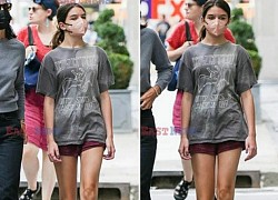 Suri Cruise - The perfect copy of Tom Cruise with a cold face like a supermodel on the street