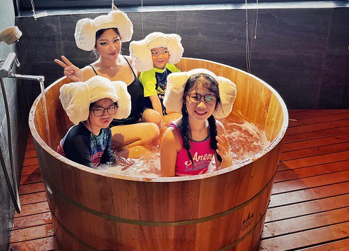 Pha tấu hài cực mạnh đến từ cậu út nhà hot mom Tia Liêu: Đố bạn tìm ra điểm giống nhau giữa 2 bức hình này?