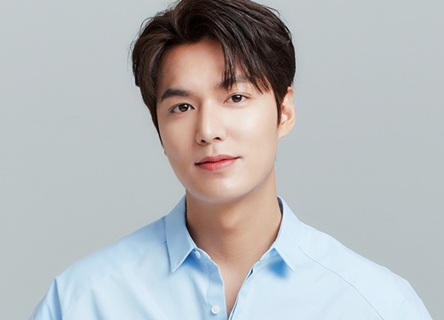 Lee Min Ho tiết lộ mẫu bạn gái khiến fan nữ đứng ngồi không yên