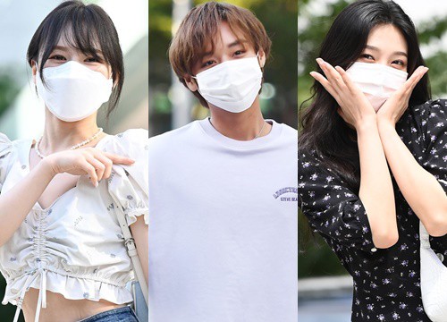 Dàn sao Hàn đeo khẩu trang đổ bộ đài truyền hình: 2 mỹ nhân Red Velvet visual đỉnh, Park Ji Hoon lộ diện sau tin đồn ngoại tình