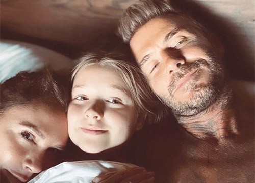 Harper Beckham "phá đám" bố David Beckham và mẹ Victoria giữa đêm