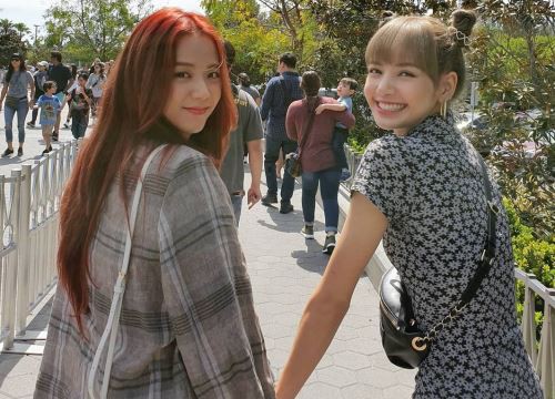 Jisoo hé lộ câu chuyện chưa từng kể về Lisa ở Mỹ, "bóc trần" nét tính cách ngỡ ngàng của em út BLACKPINK