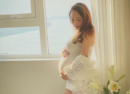 Cuối tuần của hội hot mom: Bé út San San nhà Hằng Túi đáng yêu như thiên thần, con gái diva Thanh Lam bầu 40 tuần vẫn chưa sinh