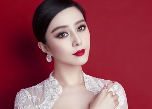 Phạm Băng Băng bị chụp lén, nhan sắc ra sao mà gây bão mạng?