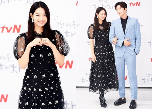 Shin Min Ah tái xuất sự kiện: Vòng 2 bất thường rộ lên nghi vấn mang thai cho Kim Woo Bin, lu mờ nam thần điện ảnh Kim Seon Ho