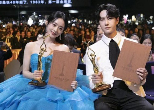 Triệu Lệ Dĩnh bị fan "chặn đứng" cơ hội tái hợp Vương Nhất Bác, netizen nổi nóng: "Vô duyên vô lý hết sức!"