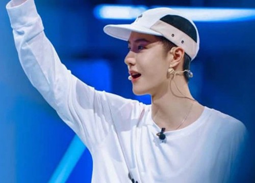 Vương Nhất Bác tiếp tục gây trầm trồ với màn nhảy Popping "bá cháy", lên hẳn hot search nhưng sao lại khóc nức nở thế này?