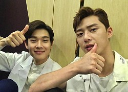 Park Seo Joon "hẹn hò" với Choi Woo Sik, tình bể bình khiến netizen tích cực đẩy thuyền