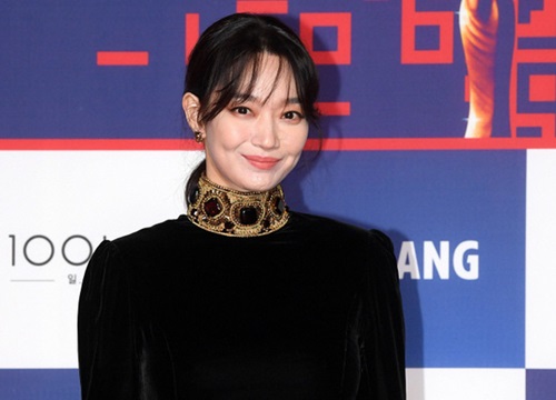 Tin đồn mang thai là sai nhưng việc Shin Min Ah luôn chọn đồ dìm dáng là thật!
