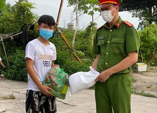 Bữa sáng 5.000 đồng của 'ông chủ' kho ý tưởng từ thiện