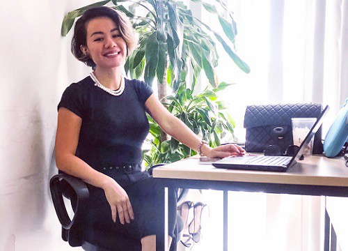 Người phụ nữ U40 chơi Tiktok kiểu "hàng độc": Ai bảo già là không được quyến rũ, sexy?