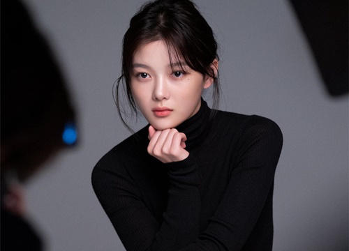 "Nữ thần cổ trang" Kim Yoo Jung: Dư sắc thừa tài nhưng toàn nhận phim flop, từng khốn khổ vì scandal ứng xử