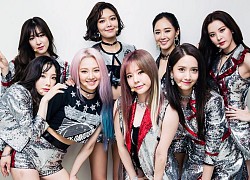 SNSD forgot the slogan greeting fans after 4 years of reunion, surprising netizens