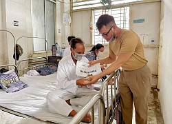 Tấm lòng thiện nguyện suốt 10 năm qua của anh thợ chụp ảnh