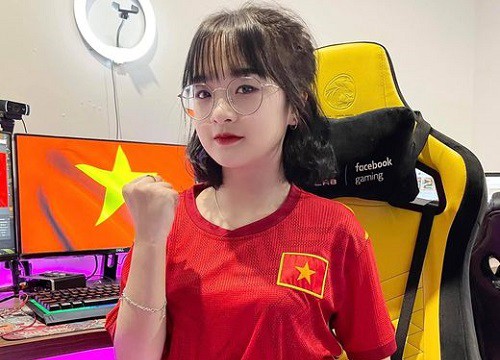 Dàn streamer diện áo cờ đỏ sao vàng cổ vũ ĐT Việt Nam trước trận gặp Austalia
