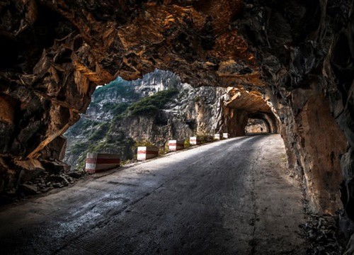 Mountain tunnels, Sichuan highways and the most dangerous roads in the world